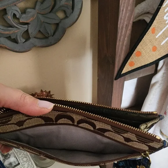 Coach Wristlet Vintage - Picture 7 of 11
